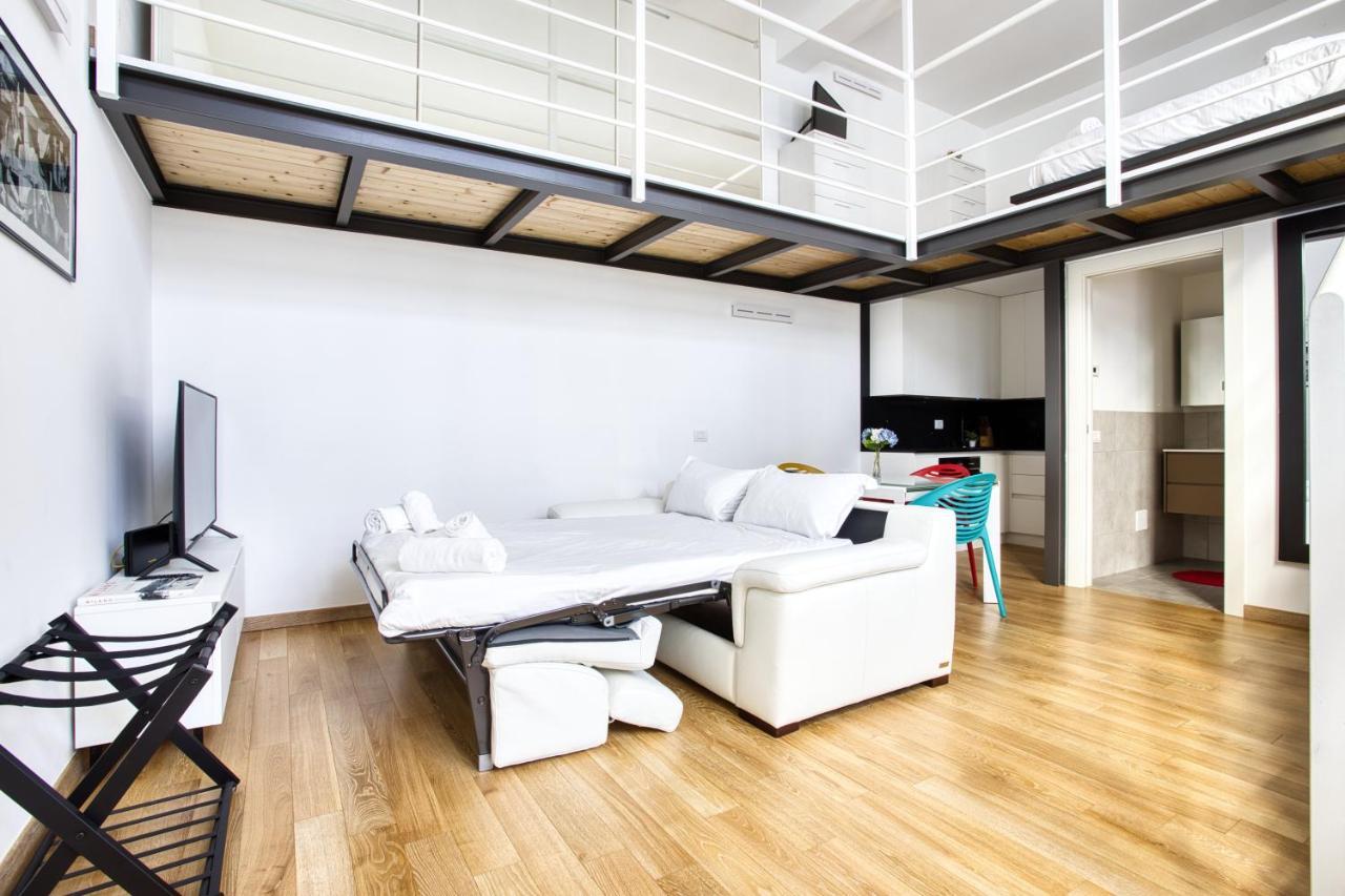 Appartamento Joivy Charismatic 1-Bed Flat With Parking Milano Esterno foto