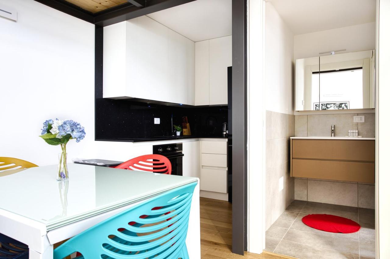 Appartamento Joivy Charismatic 1-Bed Flat With Parking Milano Esterno foto