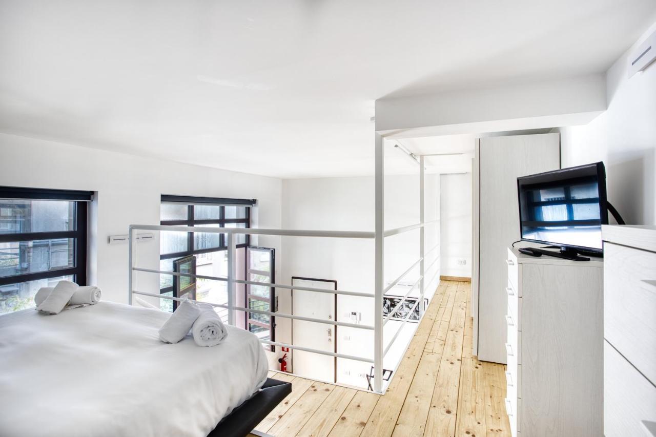 Appartamento Joivy Charismatic 1-Bed Flat With Parking Milano Esterno foto